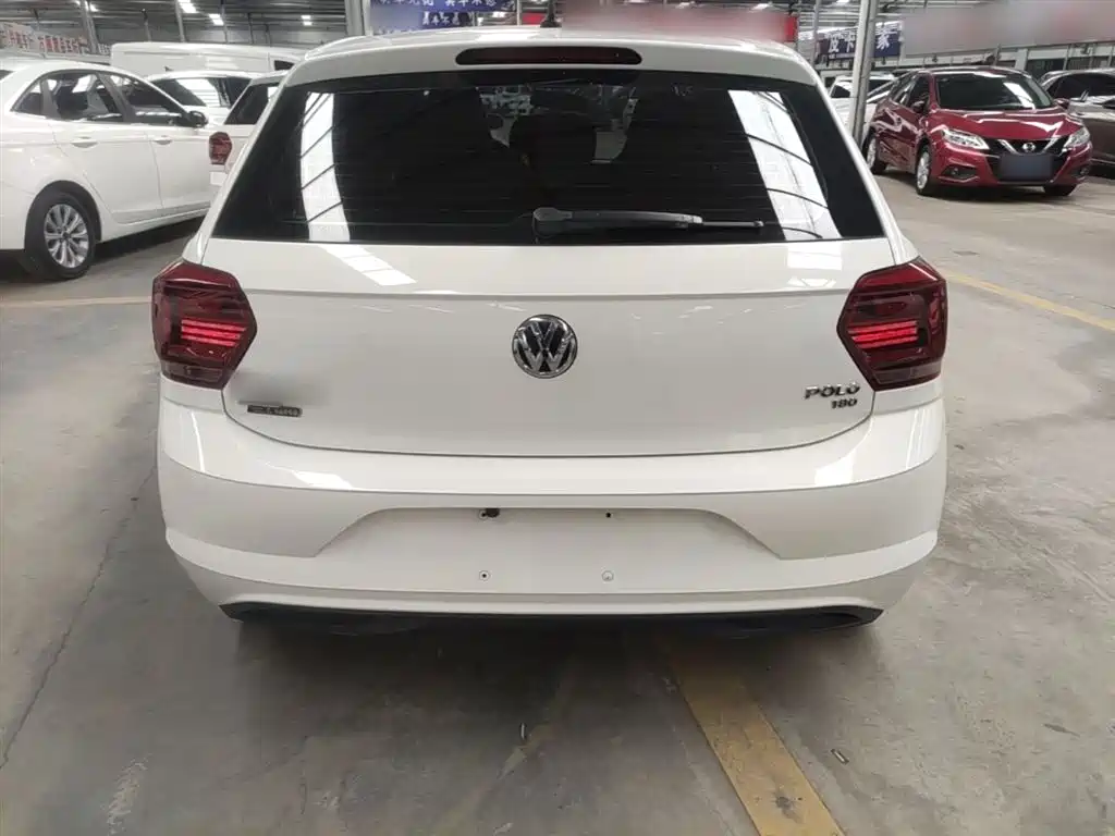 VOLKSWAGEN POLO