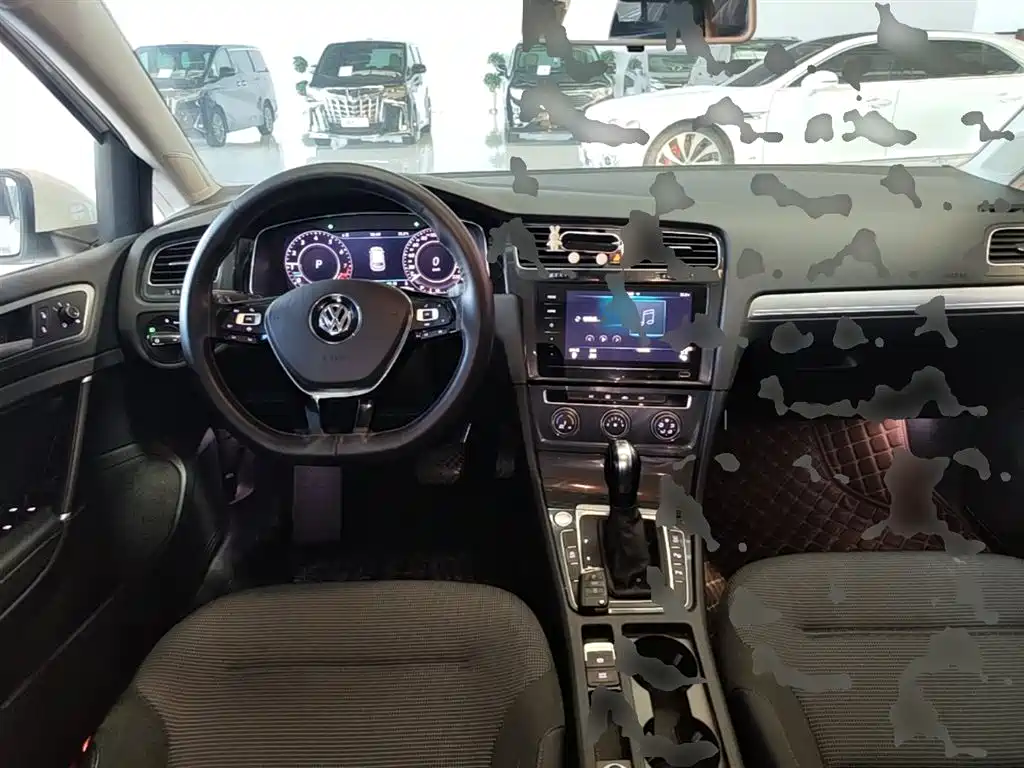 Volkswagen Golf 2020 Beloved Edition 280TSI DSG Comfort фото 10