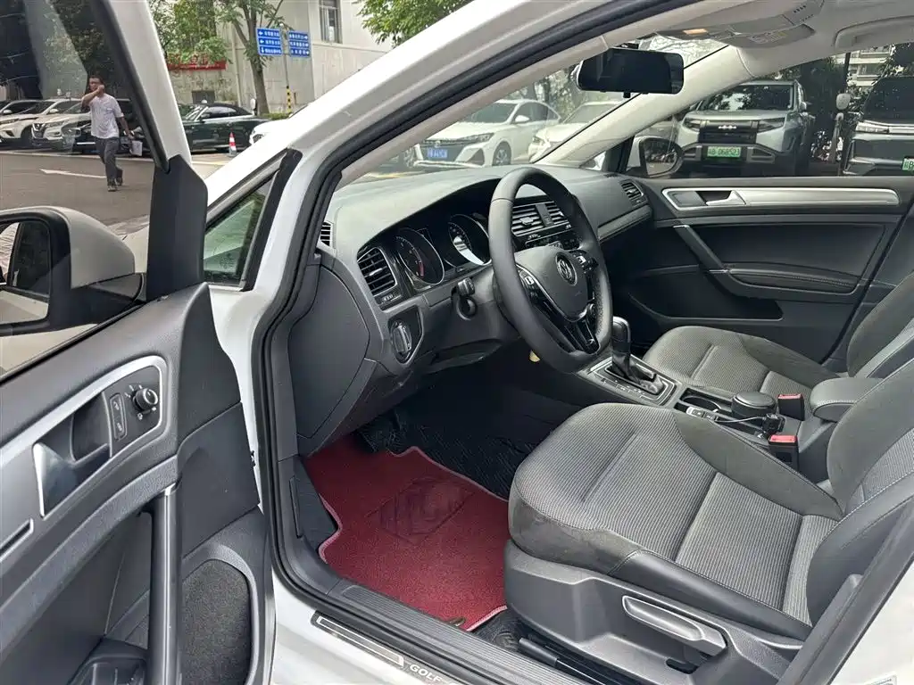 Volkswagen Golf 2019 280TSI DSG Comfort (China V) фото 9