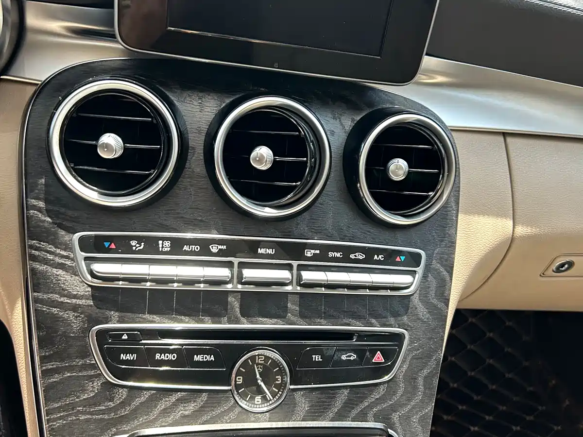 Mercedes-Benz C-Class 2015 Facelift C 180 L Sport фото 15