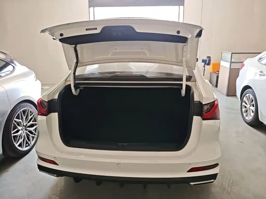 Roewe i5 2026 2023 1.5L CVT Honor Edition