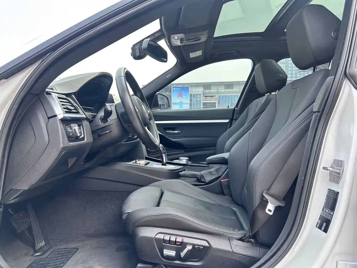 BMW 3 Series GT 2020 320i M Sport Package фото 8