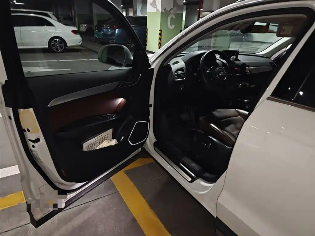 Audi Q3 2018 30th Anniversary Edition 30 TFSI Style фото 14