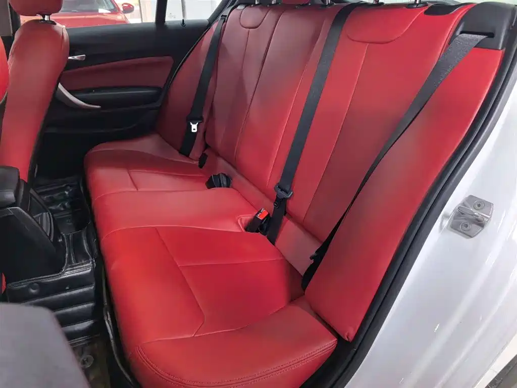 BMW 1 Series (Import) 2018 118i Leading фото 13
