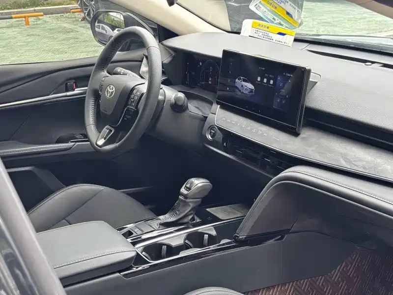 Toyota Camry 2024 Hybrid 2.0HGVP Luxury Edition фото 4