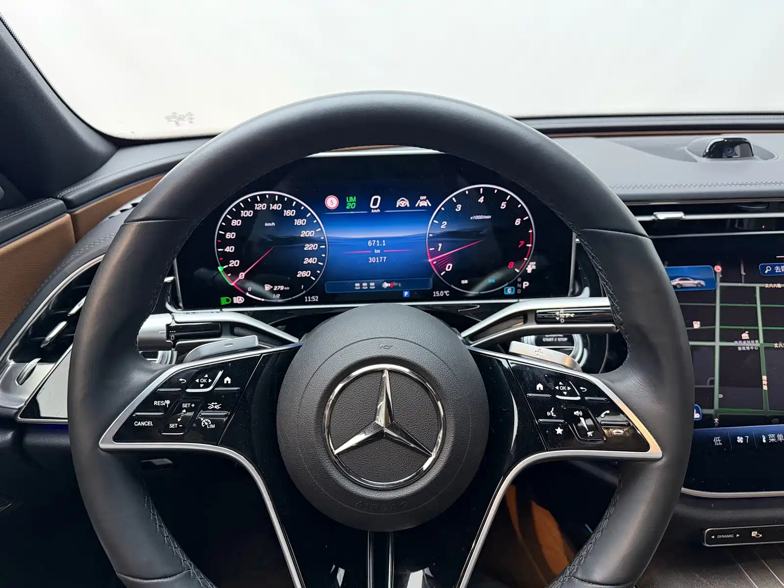 Фото 8 - Mercedes-Benz E-Class