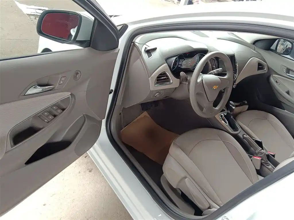 Chevrolet Cruze 2015 1.5L Automatic Fashion Navigation Edition фото 12