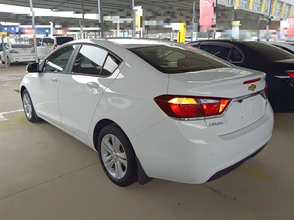 Chevrolet Cruze 2015 1.5L Automatic Fashion Navigation Edition фото 23