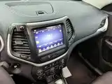 Photo 13 - Jeep Cherokee