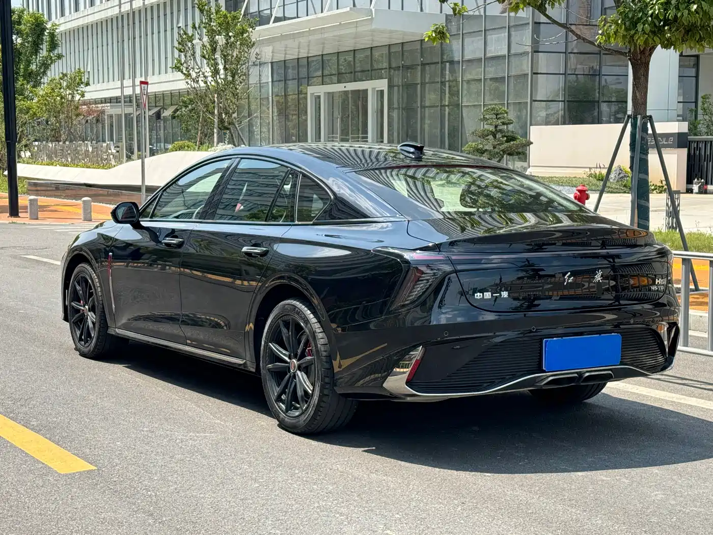 Hongqi H6 2025 Model 2.0T Fashion Edition фото 8