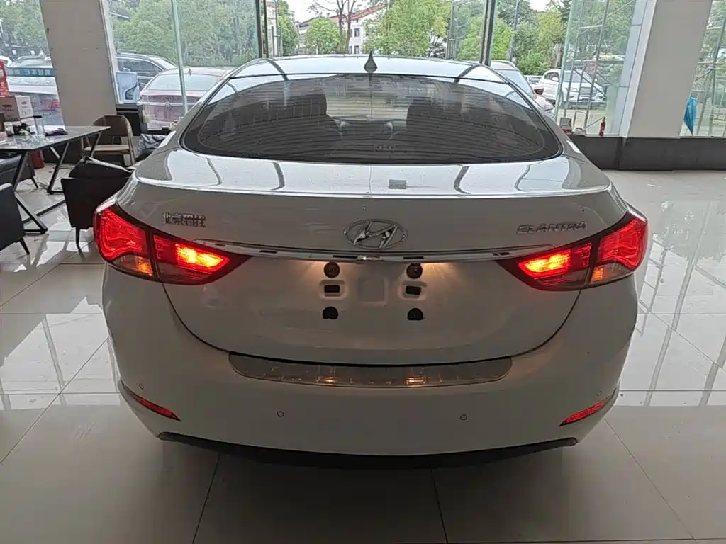 Hyundai Langdong 2016 1.6L Automatic Premium Edition фото 6
