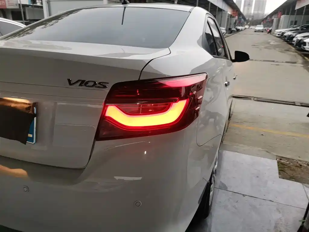 Toyota Vios 2022 1.5L 20th Anniversary Edition фото 8