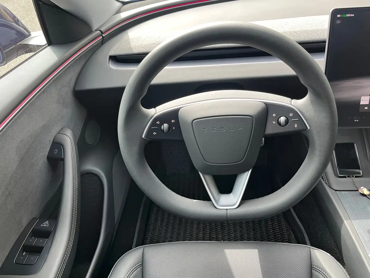 Фото 10 - Tesla Model 3