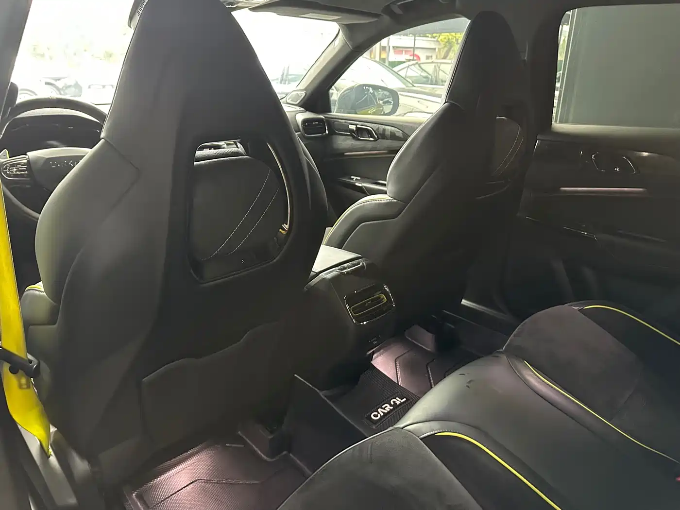 Lynk & Co 03 2021 03+ 2.0TD Auto Performance Package Edition фото 19