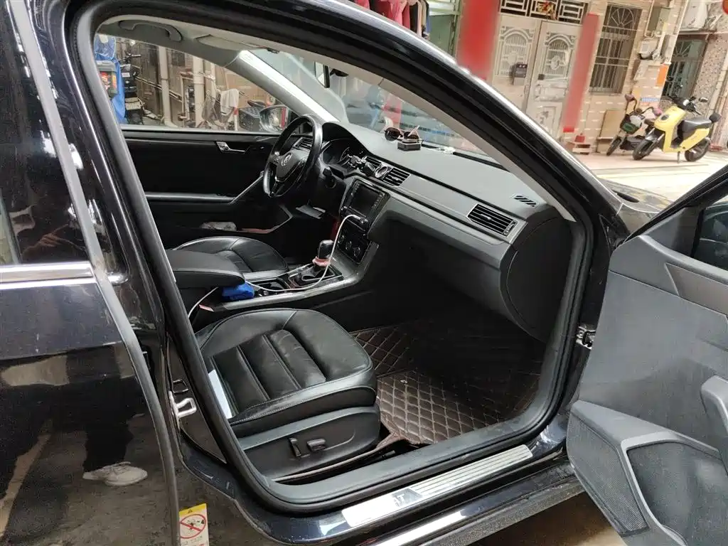 Volkswagen Passat 2017 330TSI DSG Prestige фото 24