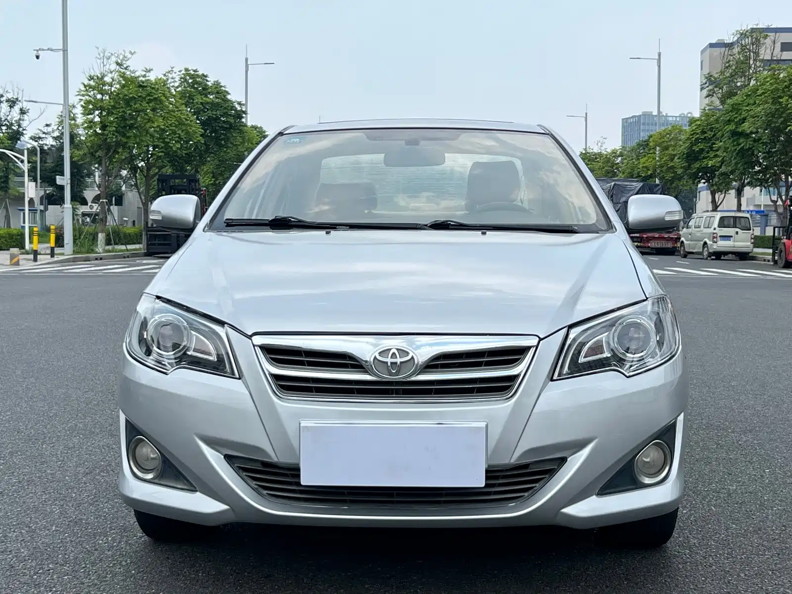Фото 2 - Toyota Corolla