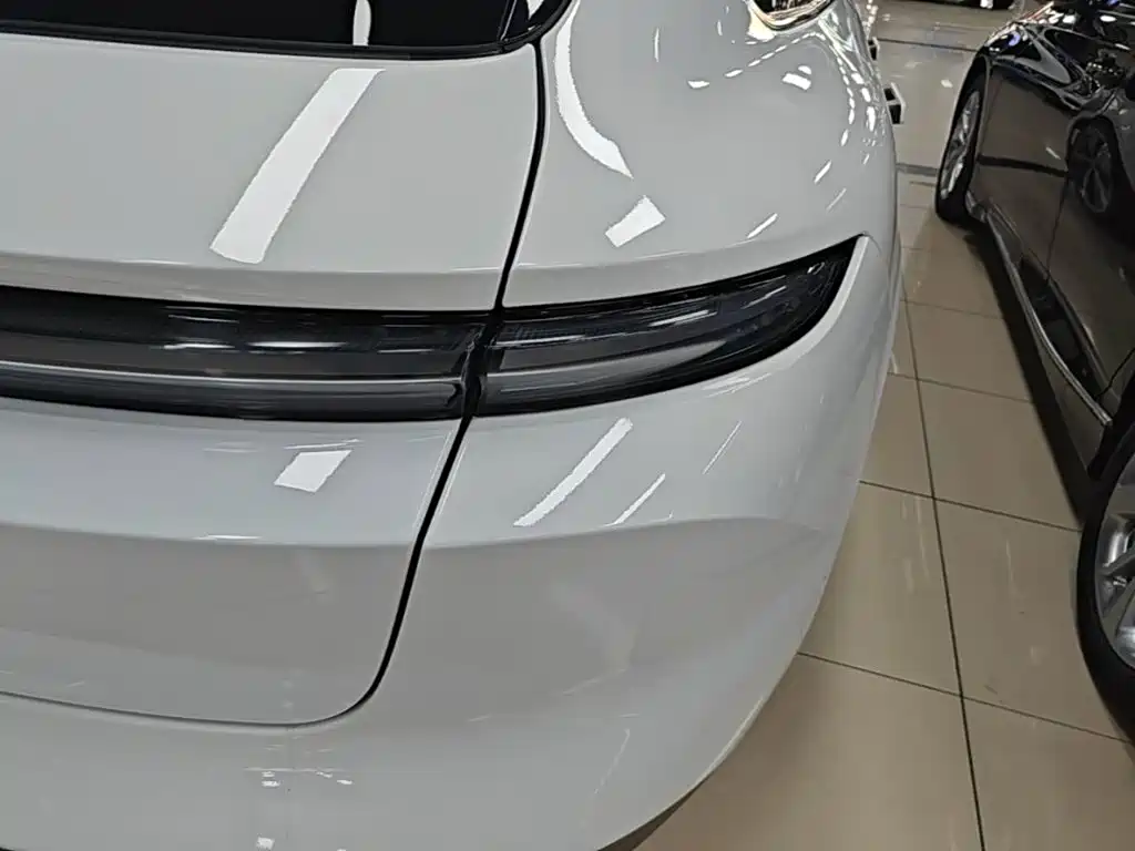 Фото 8 - NIO ET5T
