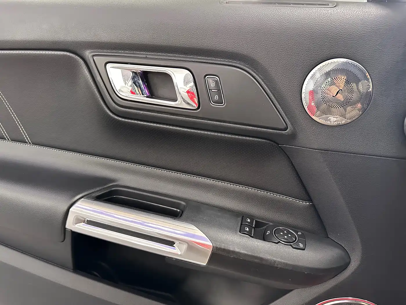 Ford Mustang 2015 2.3T 50th Anniversary Edition фото 12