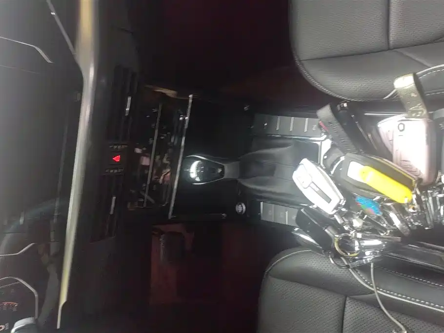 Volkswagen Passat 2024 380TSI Dragon Soaring Edition фото 16