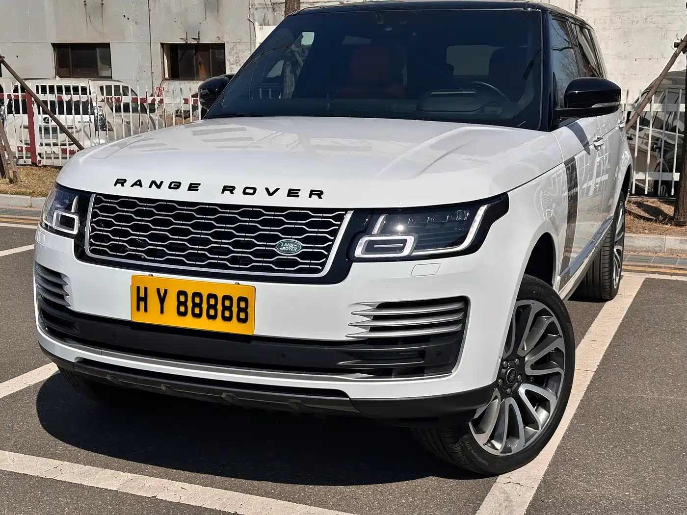 Land Rover Range Rover 2022 3.0 L6 400PS Prestige Genesis Extended Edition фото 8