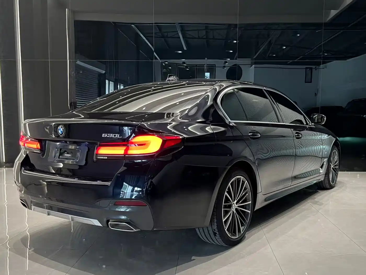 BMW 5-SERIES