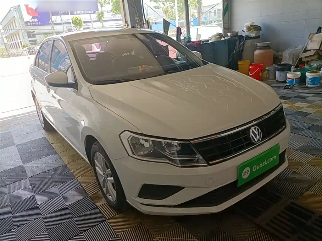 Volkswagen Jetta 2019 Dream Edition 1.4L Manual Fashion фото 4