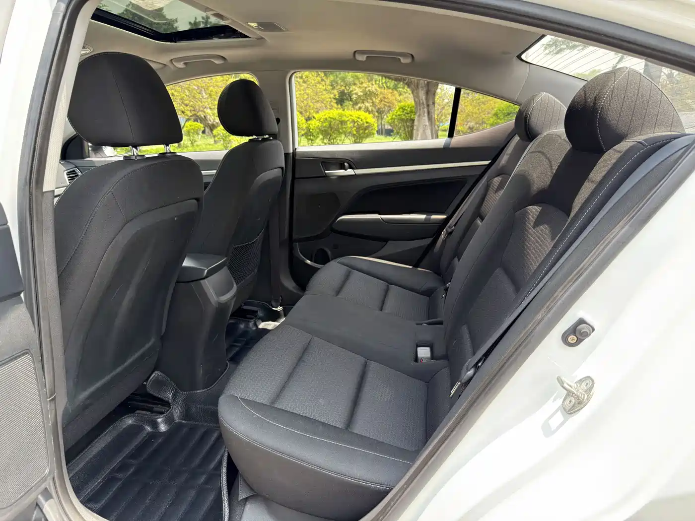 Hyundai Elantra 2016 Model 1.6L Automatic Smart Elite фото 5