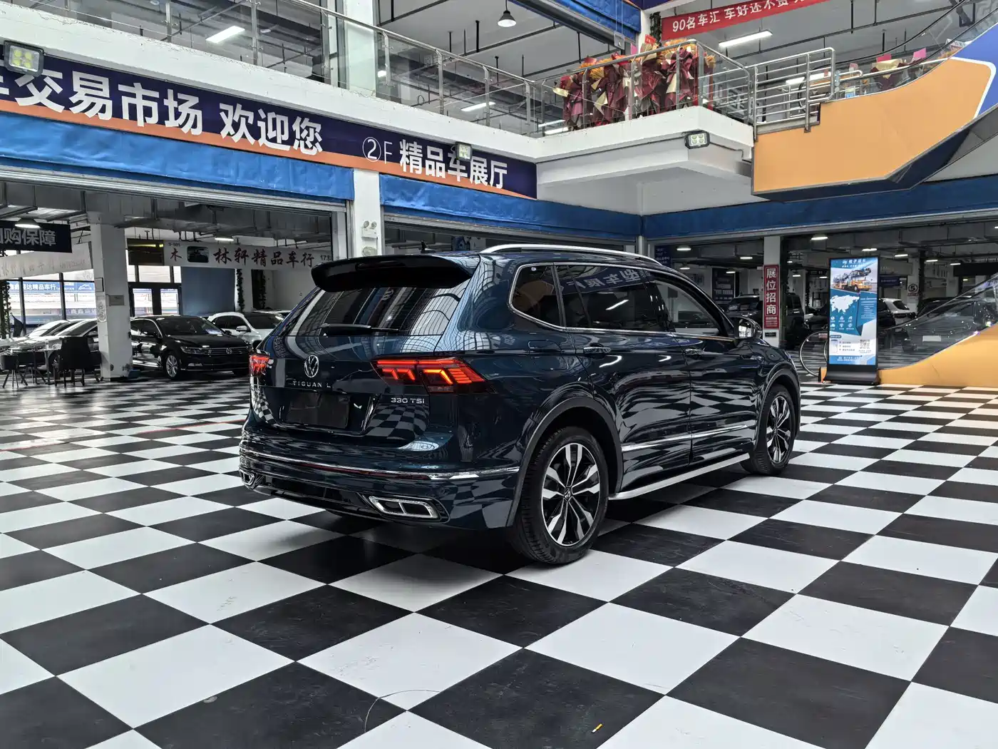 Volkswagen Tiguan L 2022 330TSI Auto 2WD R-Line Premium Edition фото 6