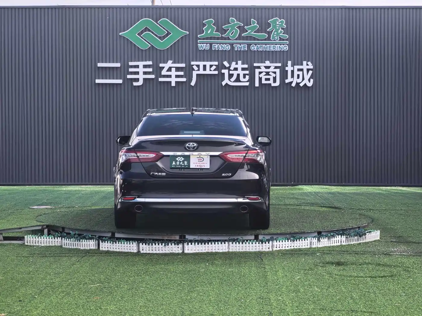 Фото 17 - Toyota Camry