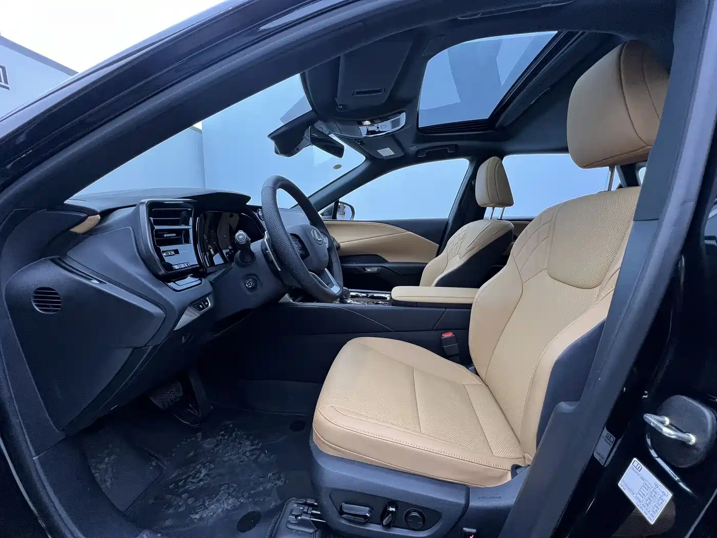 Lexus RX 2026 350h 2WD Joy Edition фото 3