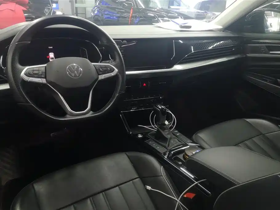 Volkswagen Passat 2022 330TSI Starlight Elite Edition фото 12