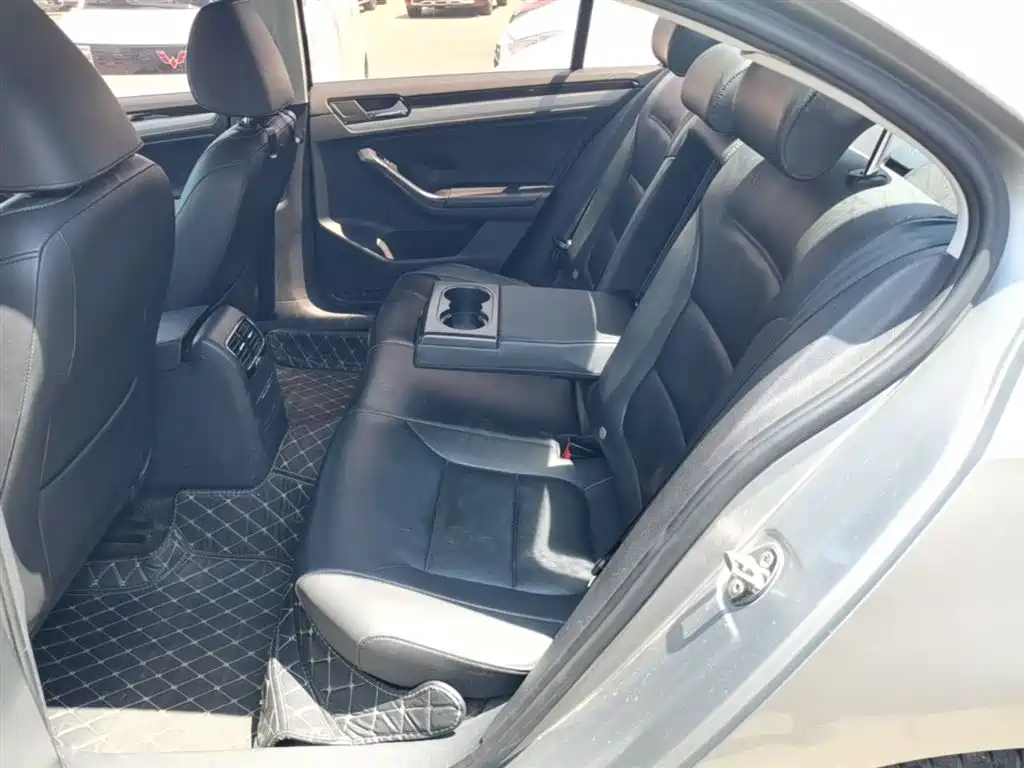 Volkswagen Sagitar 2017 230TSI Automatic Comfort фото 17