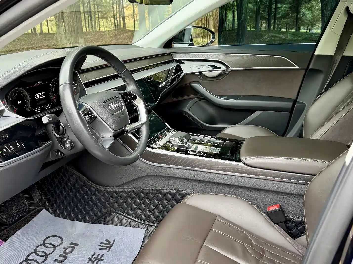 Фото 8 - Audi A8