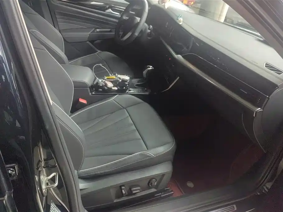 Volkswagen Passat 2024 380TSI Dragon Soaring Edition фото 8