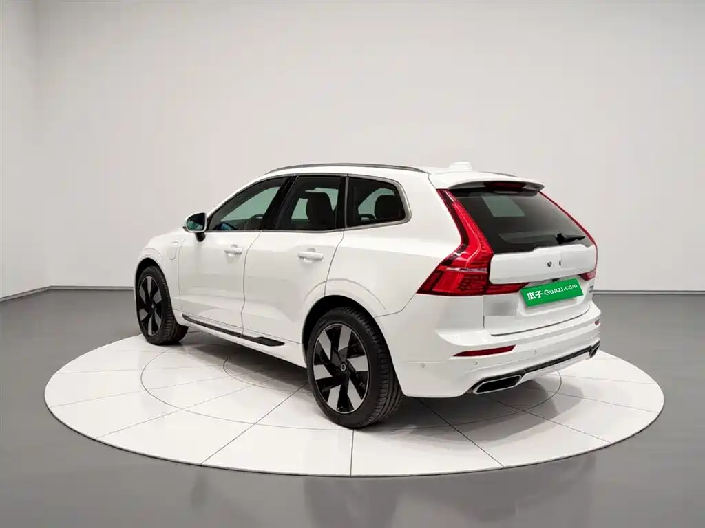VOLVO XC60 PLUG-IN HYBRID