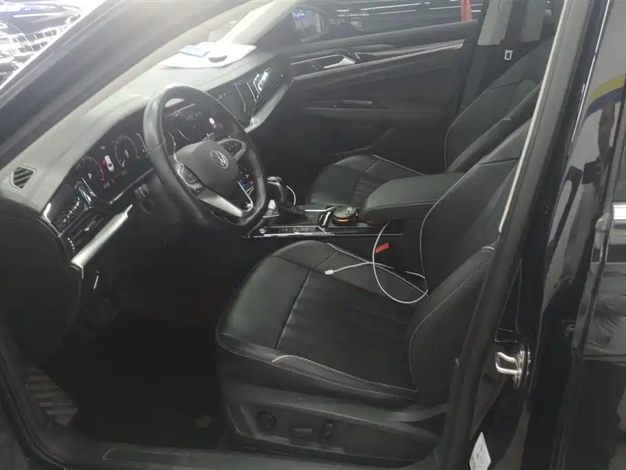 Volkswagen Passat 2022 330TSI Starlight Elite Edition фото 9