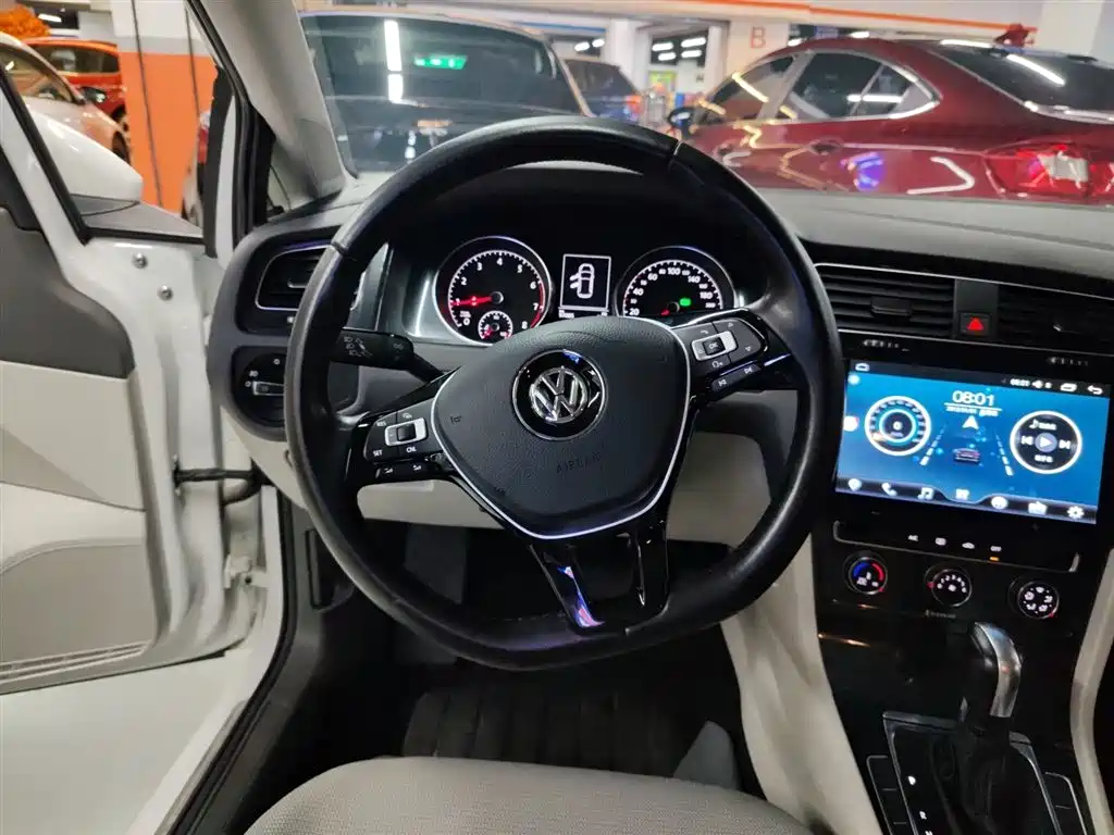 Volkswagen Golf 2018 1.6L Automatic Comfort фото 7