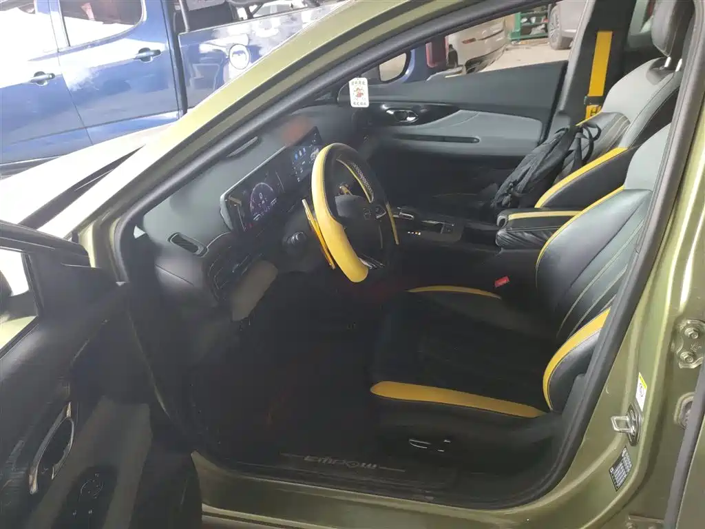 GAC Trumpchi Trumpchi Emkoo 2021 270T DCT J15 Edition фото 15
