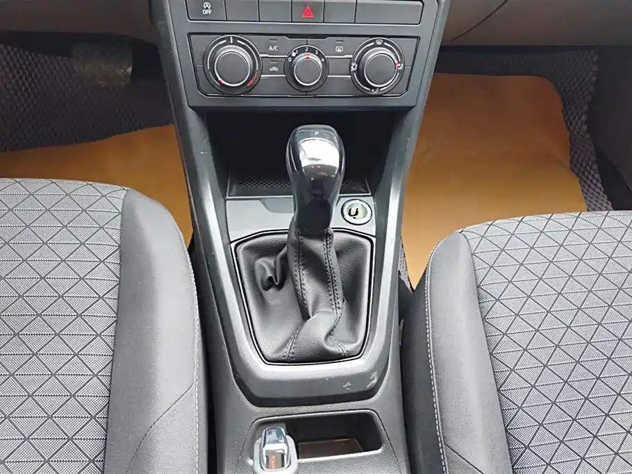 Volkswagen T-Cross 2023 Facelift 1.5L Automatic Trend Edition фото 16
