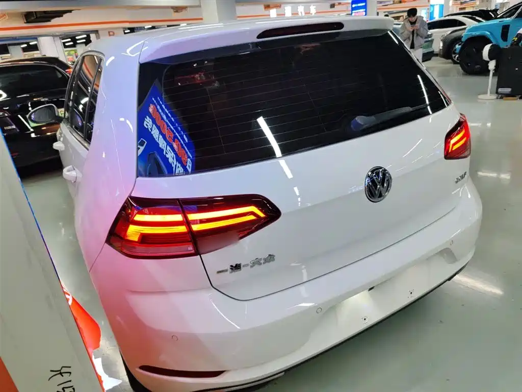 Volkswagen Golf 2018 1.6L Automatic Comfort фото 23