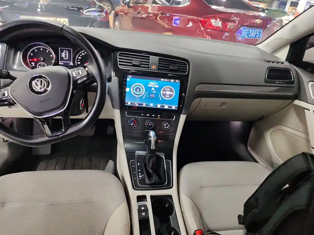 Volkswagen Golf 2018 1.6L Automatic Comfort фото 10