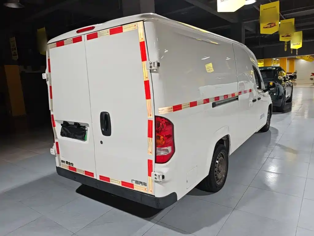 Lingshi Auto Ling Shi Golden Warehouse 2024 2024 Economy Edition First Class Cabin