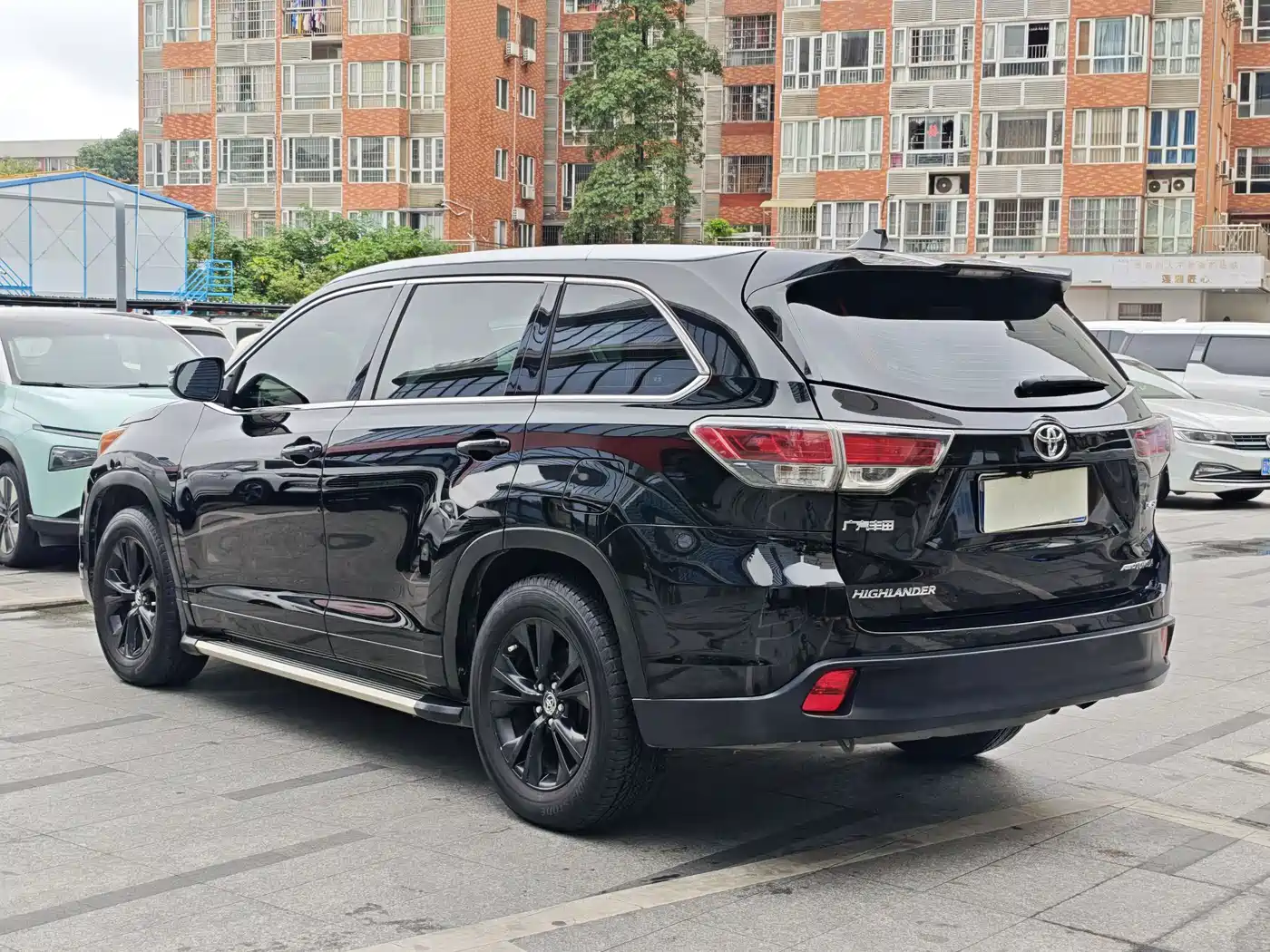 Toyota Highlander 2015 2.0T AWD Elite Edition 7-seater фото 4
