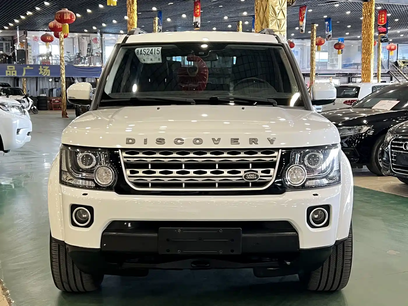 Land Rover Discovery 2016 3.0 SC V6 HSE фото 2