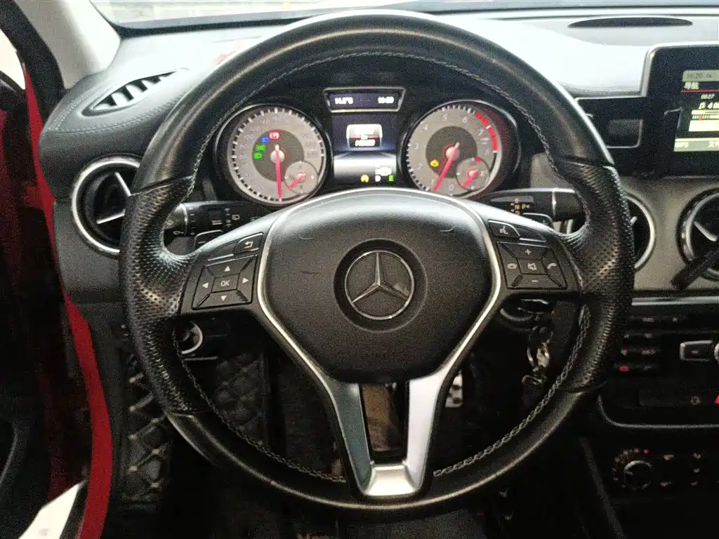 Mercedes-Benz GLA 2015 GLA 200 Fashion фото 7