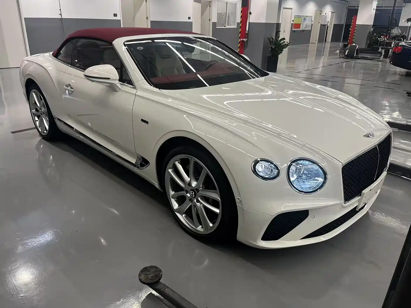 Bentley Continental 2025 2024 4.0T GT V8 Convertible