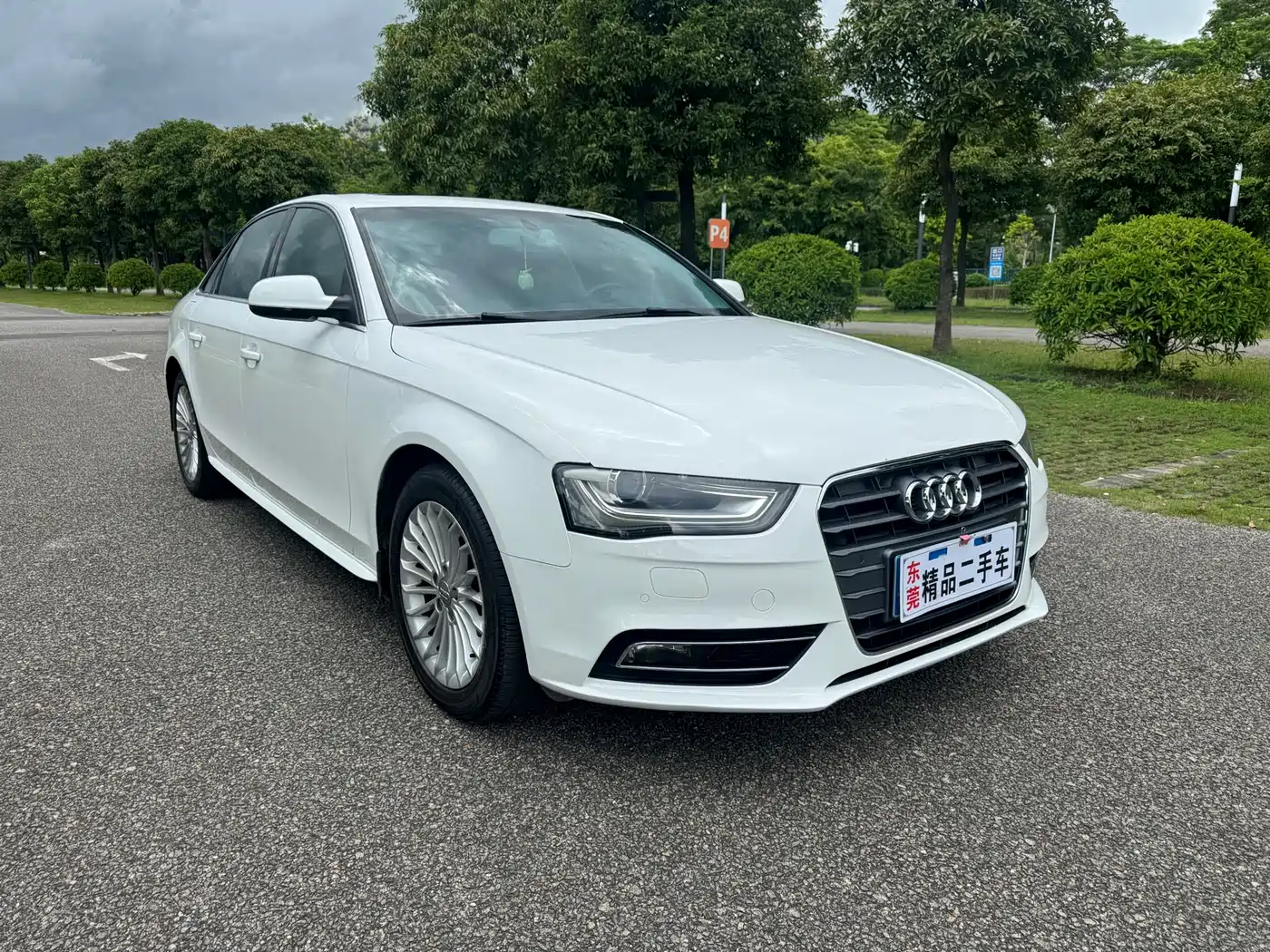 Photo 1 - Audi A4L