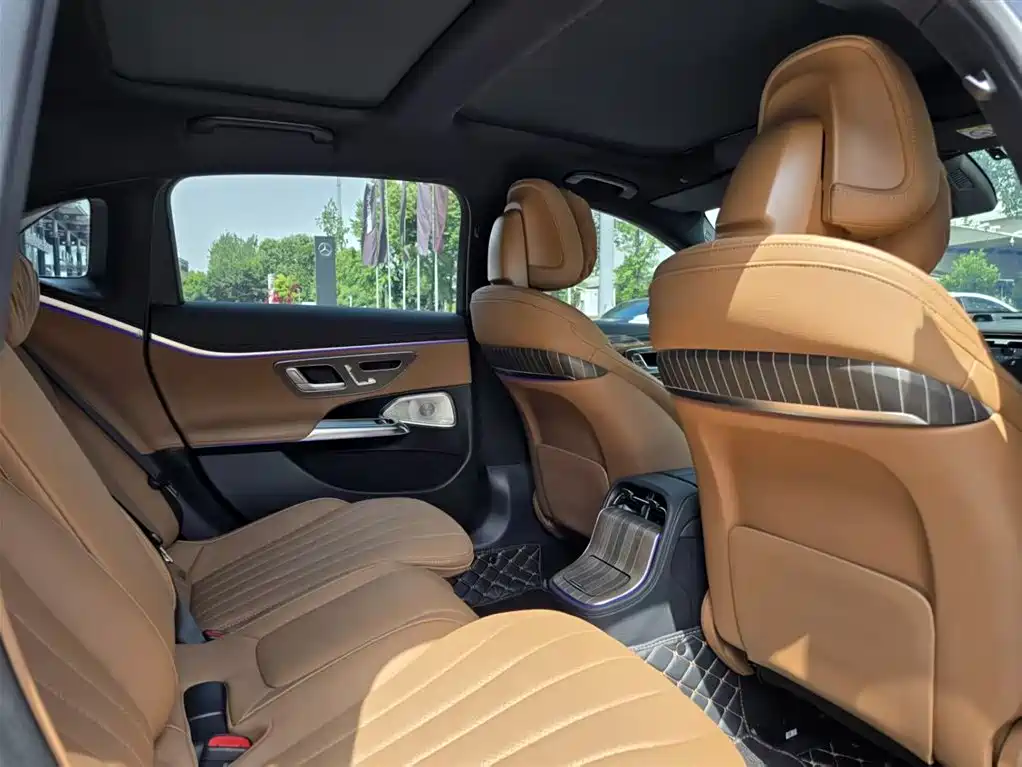 Mercedes-Benz E-Class 2024 Model E 300 L Luxury фото 19
