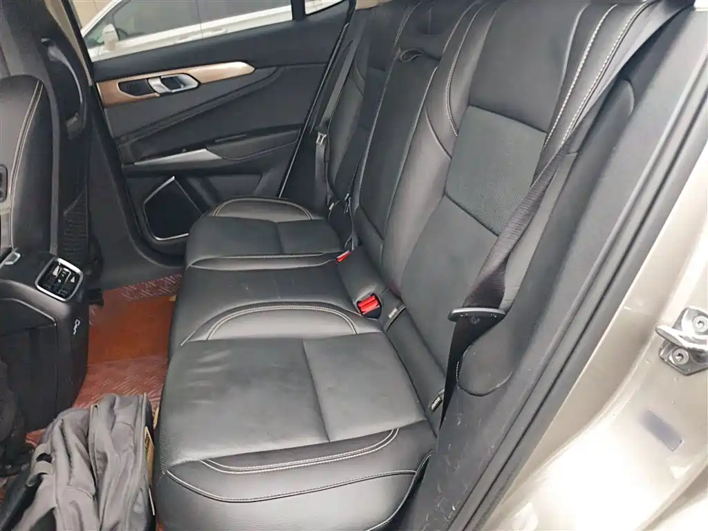 Lynk & Co 01 2019 2.0T 2WD Type Pro Version China VI фото 13