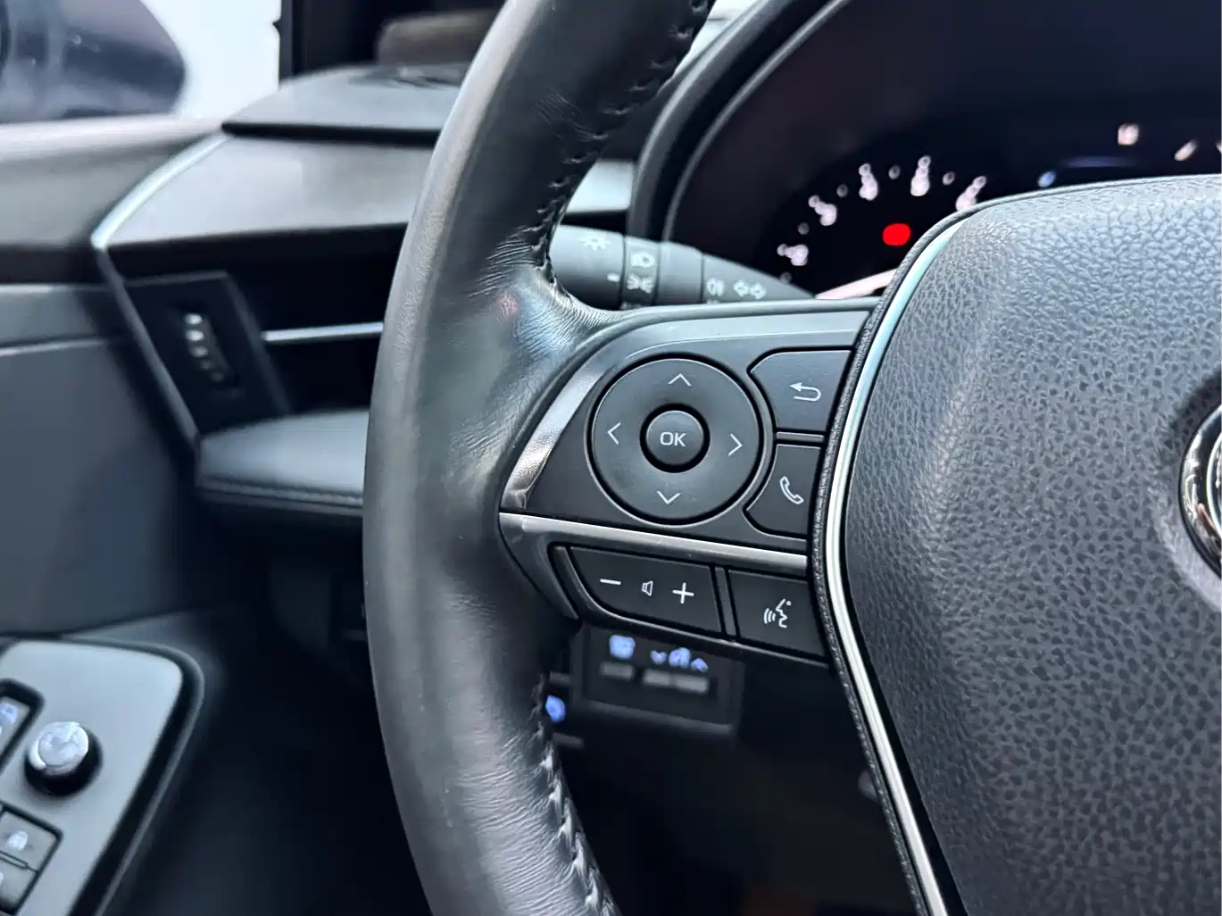 Toyota Avalon 2023 2.0L Luxury Edition фото 20